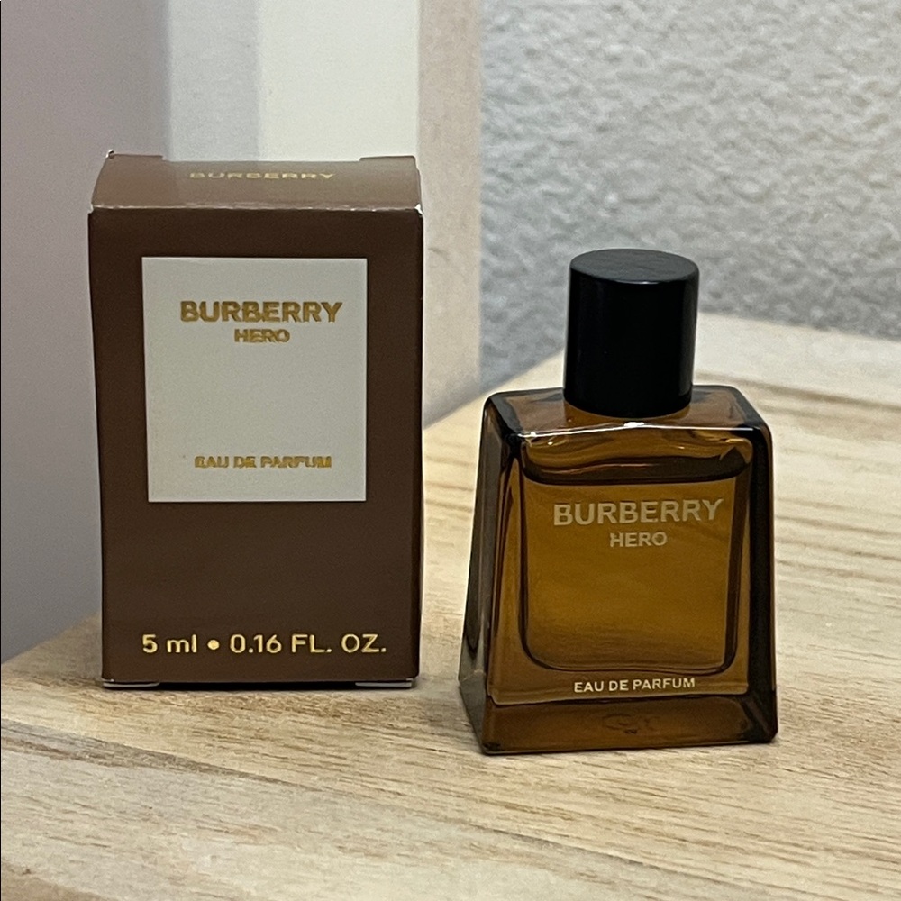 Burberry Hero Eau De Parfum-NIB - Picture 4 of 5